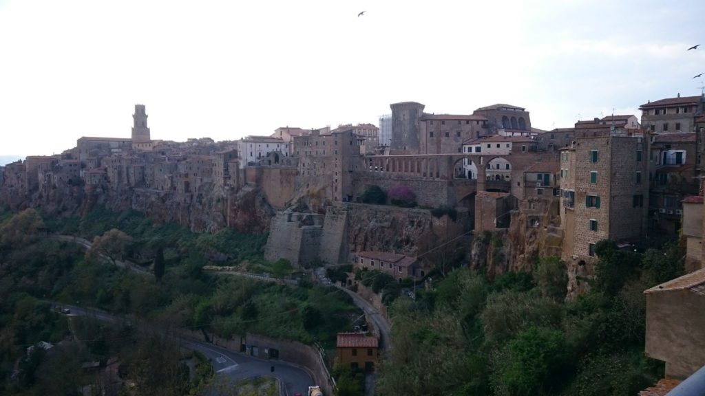 Blick auf Pitigliano am späten Nachmittag.